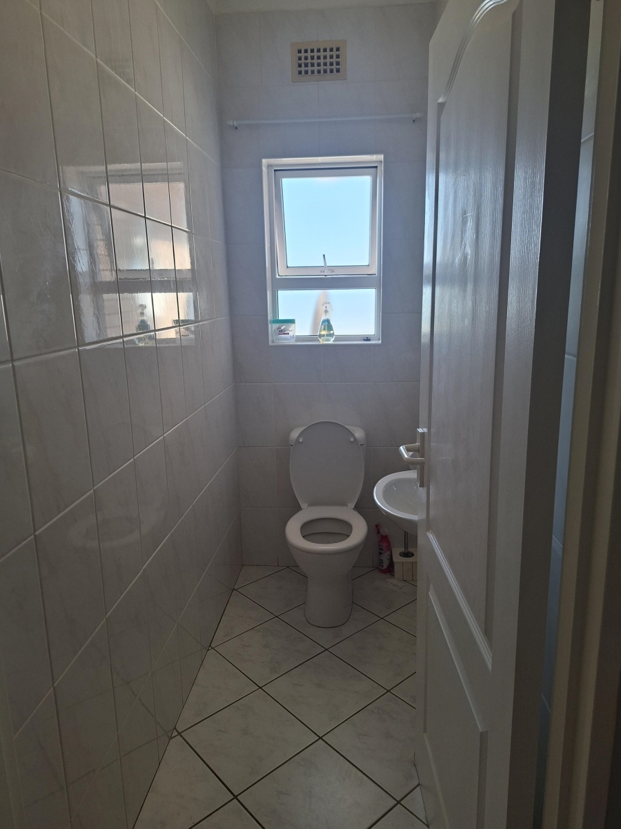 6 Bedroom Property for Sale in Aston Bay Eastern Cape